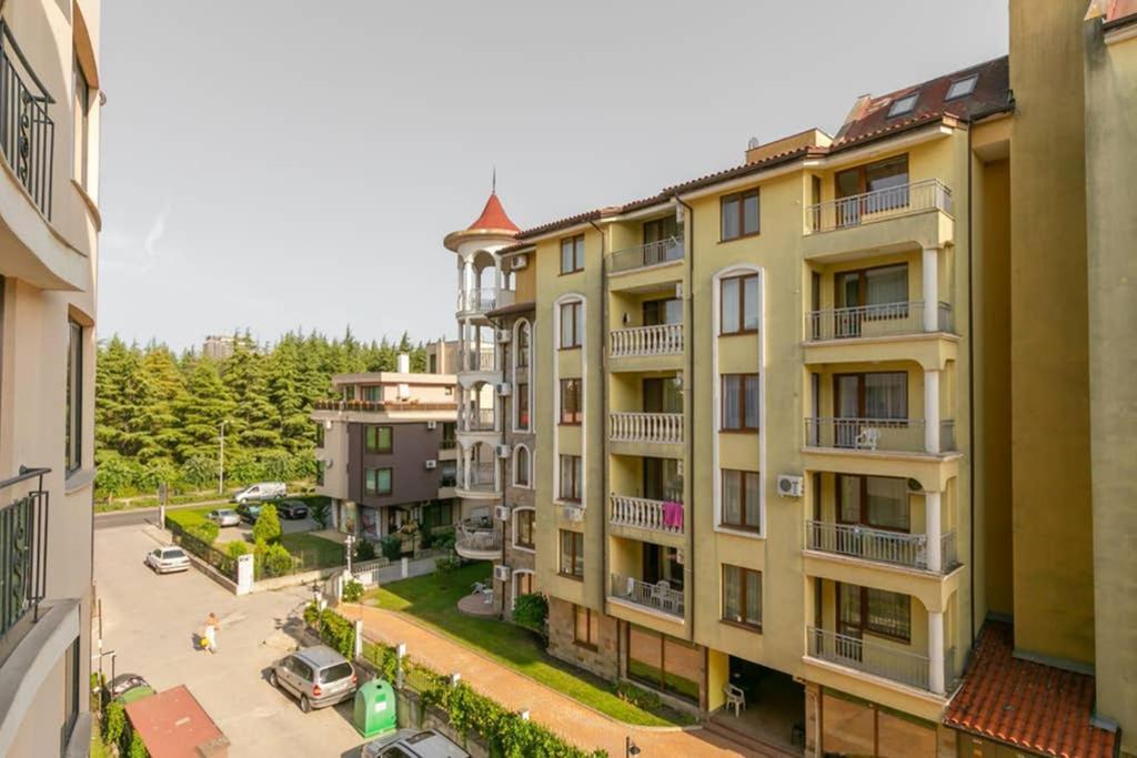 Avalon Appartament Da Lary Slăntjev Brjag Exteriör bild