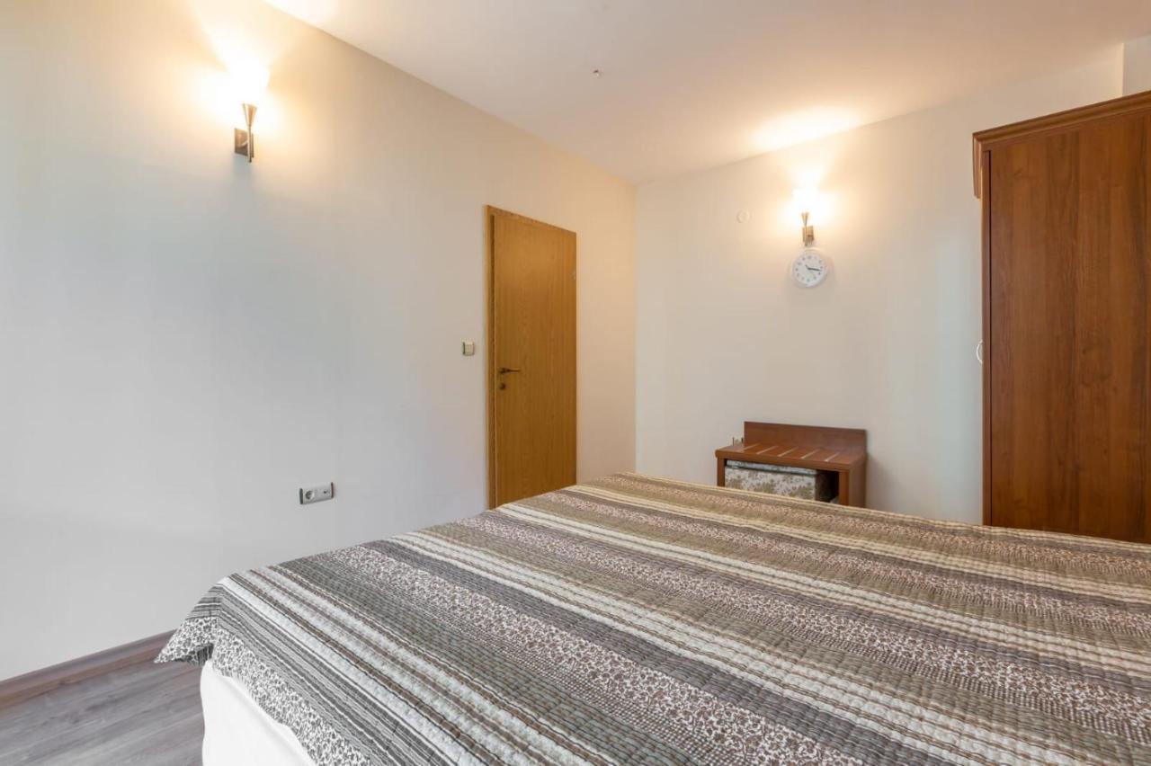 Avalon Appartament Da Lary Slăntjev Brjag Exteriör bild