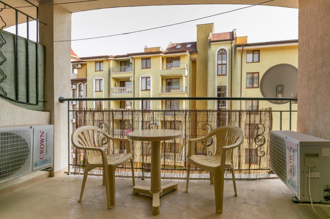 Avalon Appartament Da Lary Slăntjev Brjag Exteriör bild